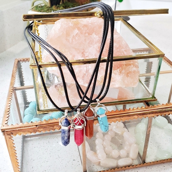 Sodalite Chakra Healing Pendant Necklace- Blue - Picture 4 of 6